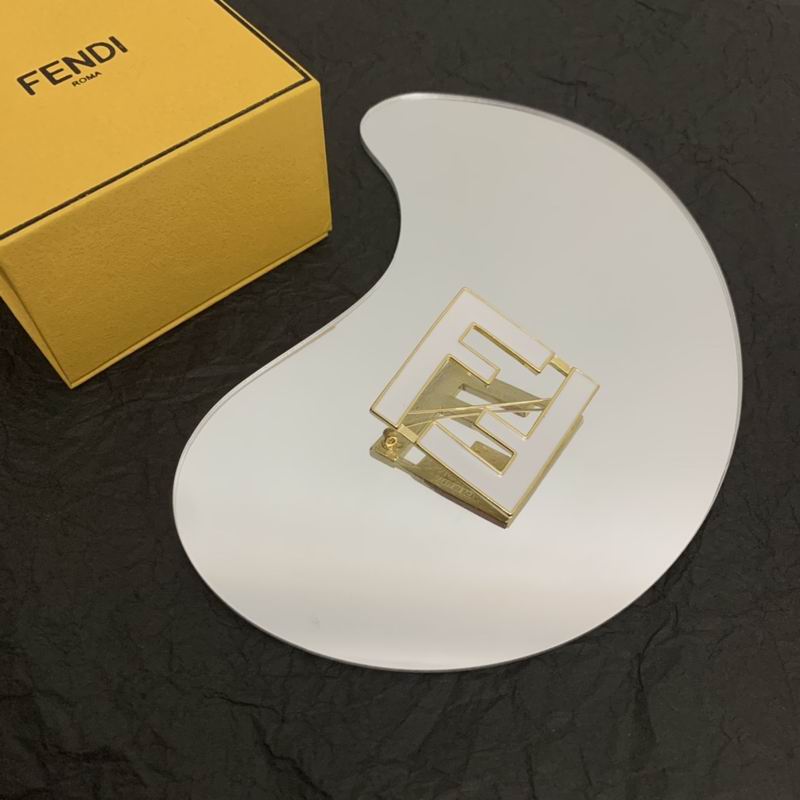 Fendi brooch 05lyx9
